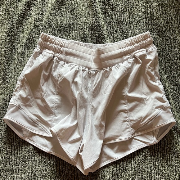 Hotty Hot Short - Picture 4 of 6